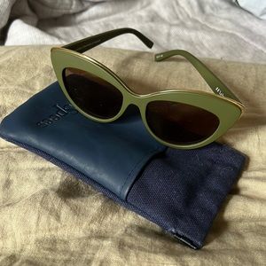 LeSpecs Beautiful Stranger Cat Eye Sunglasses. Never worn.